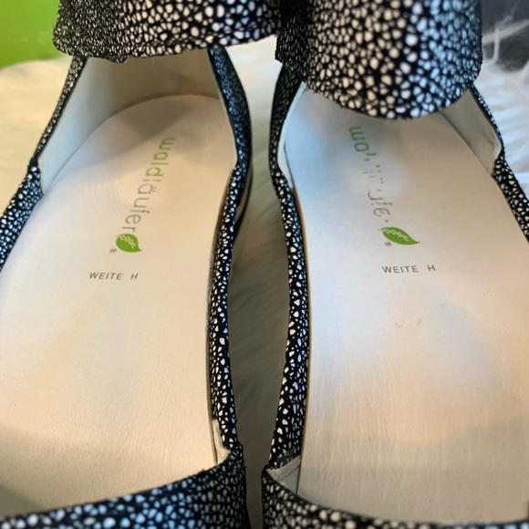 Waldlaufer Black/White Women's Sandals - Picture 4 of 5